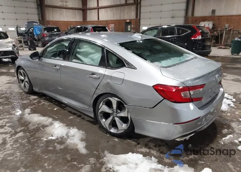 2020 Honda Accord Touring z USA, uszkodzony, nr VIN 1HGCV2F92LA031346